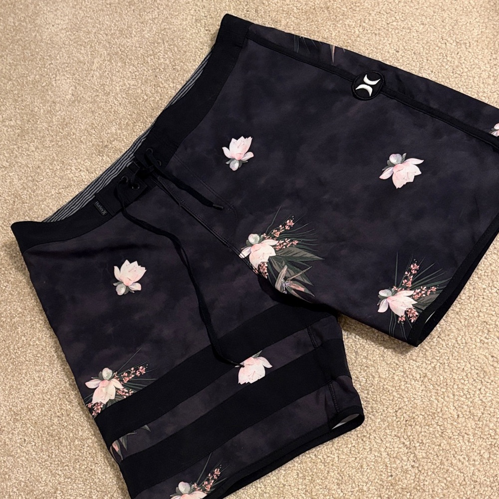 Men’s Hurley Hawaiian Flower Board Swim Shorts
